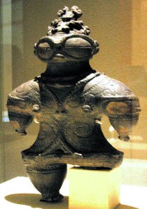 424px-JomonStatue.JPG 424px-JomonStatue.JPG